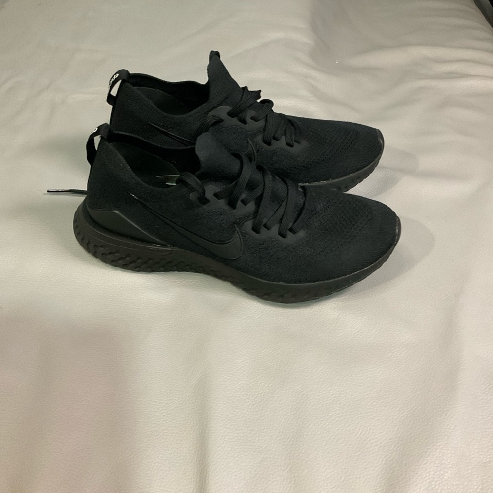 Nike epic react flyknit 2 trainer Black Knit Athletic Shoes - Picture 2 of 7
